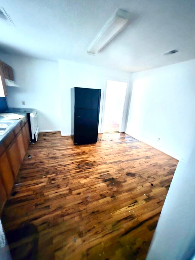 Foto del edificio - 1158 Fairplains Rd