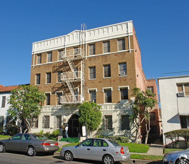 Building Photo - Linda Manor Apartments