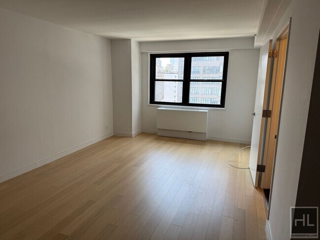 Building Photo - East 39th Street