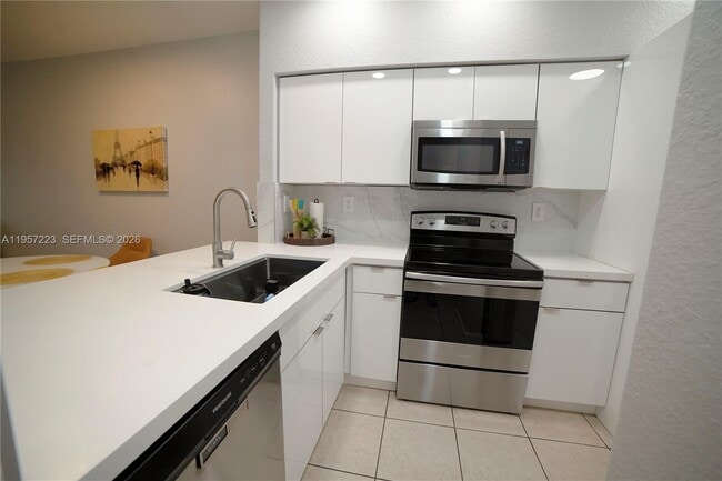 Foto del edificio - 8360 SW 27th St