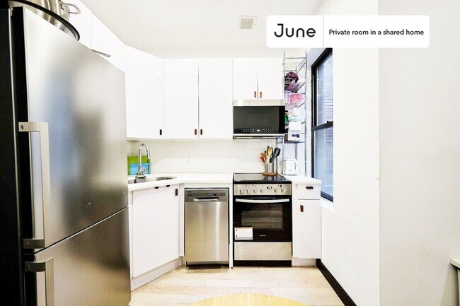 Foto del edificio - Room in Shared 3 bed/3 bath home