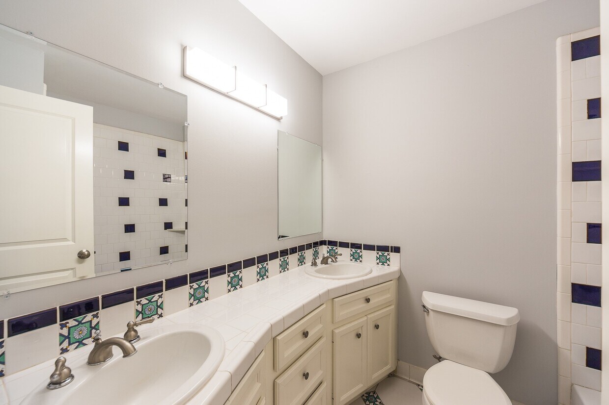 Building Photo - 3627 Tartan Ln