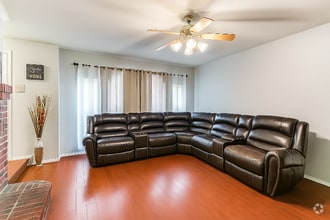 Building Photo - 1717 Shady Creek Dr