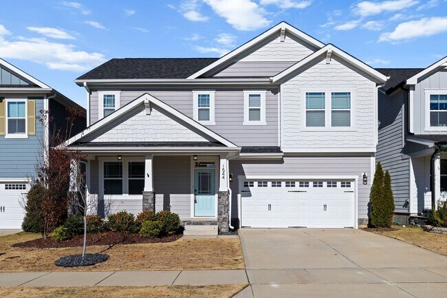 Foto del edificio - **Beautiful Wendell Home 3/2.5 W/ Fenced in Yard**