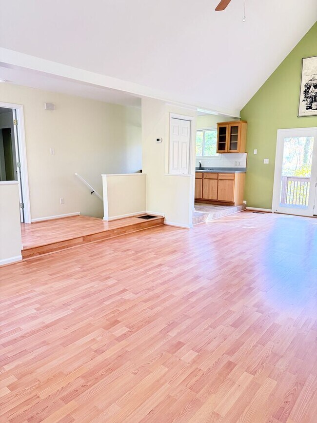 Foto del edificio - North Asheville, Private home with wooded lot, Asheville City Schools