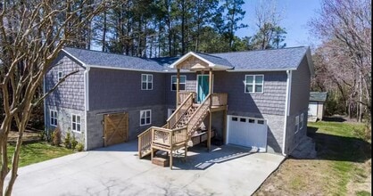 Building Photo - 703 Wind Way