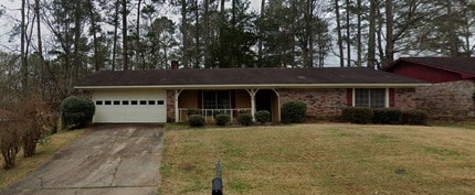 Building Photo - 209 Holly Hill Dr