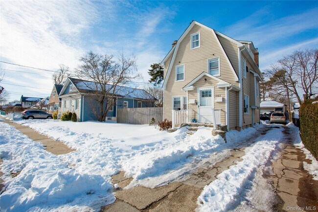 Foto del edificio - 261 Rutland Rd