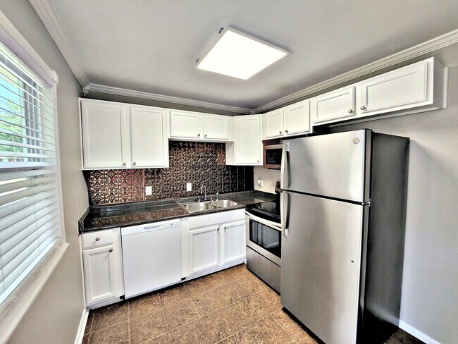 Foto del edificio - 1506 Oakwood Ave NE