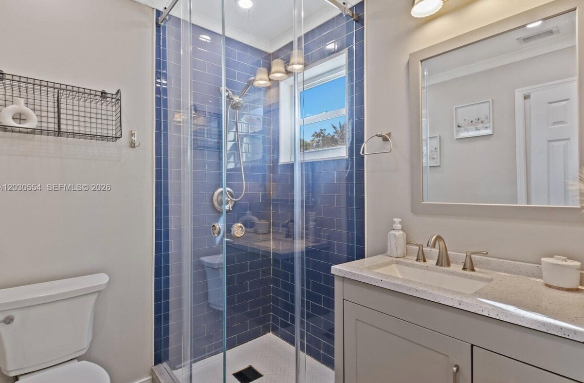 Foto del edificio - 4119 Coral Springs Dr