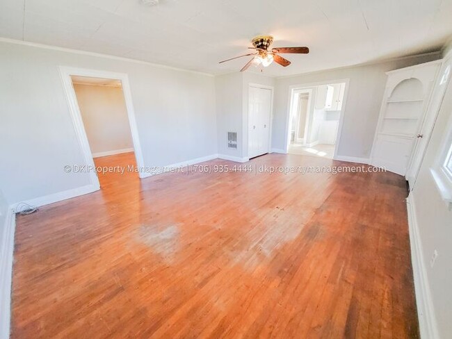 Building Photo - Pet Friendly 1 Bedroom APT in Chickamauga!