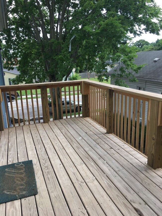 Building Photo - 621 E Chestnut St