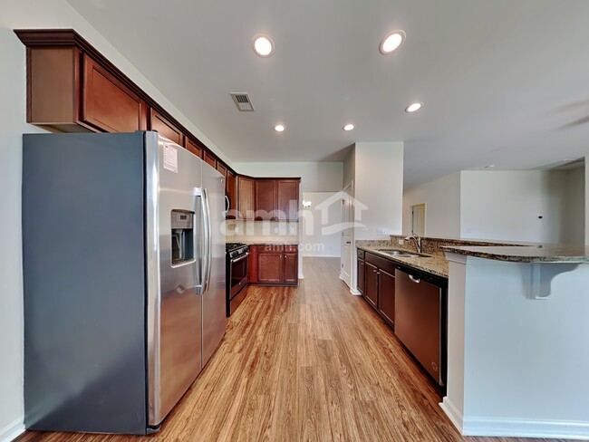 Foto del edificio - 9684 Spencer Woods Rd