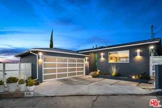 Building Photo - 7191 Pacific View Dr