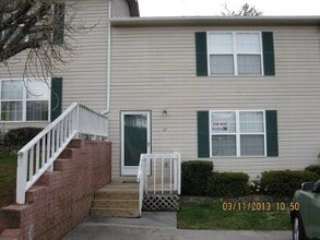 Building Photo - 1700 Lone Oak Rd