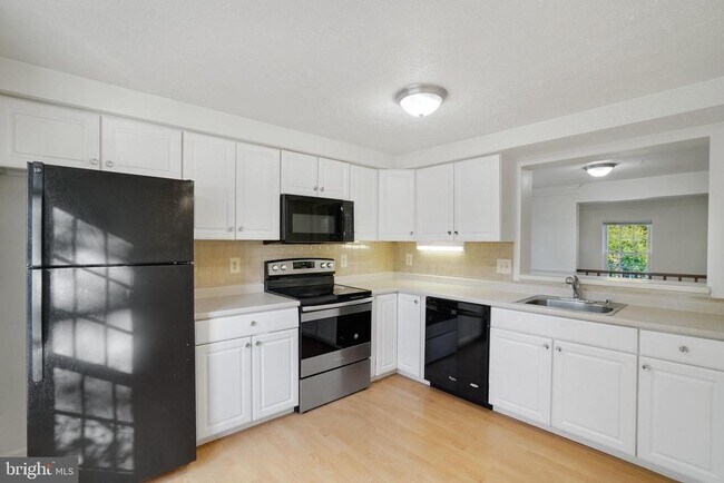 Foto del edificio - 6515 Field Master Dr