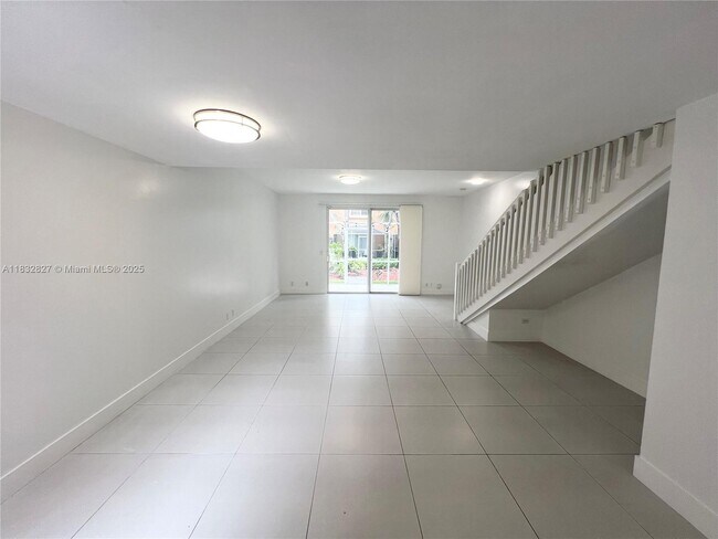 Foto del edificio - 1524 Coronado Rd
