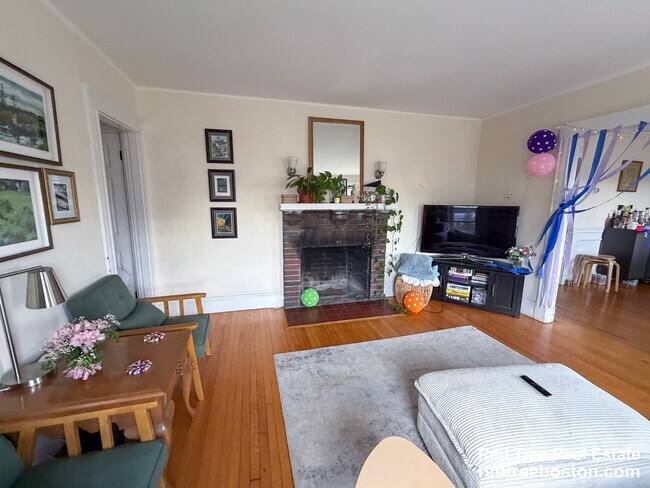 Photo - 51 Leamington Rd. Unit 2 Apartment