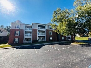 Building Photo - 211 S Knollwood Dr