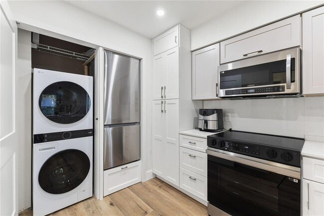 Foto del edificio - 5606 Blue Shadows Ct