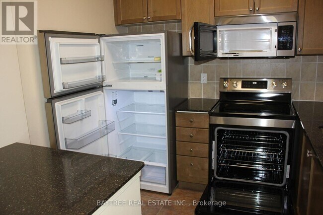 Building Photo - 2121 Lake Shore Blvd W