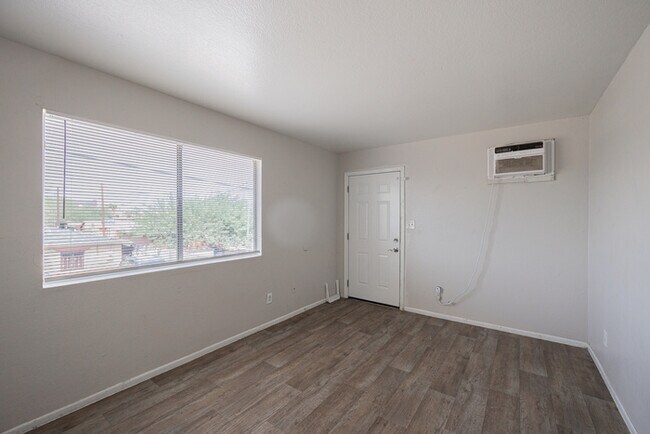 Foto del edificio - 622 N 30th Pl