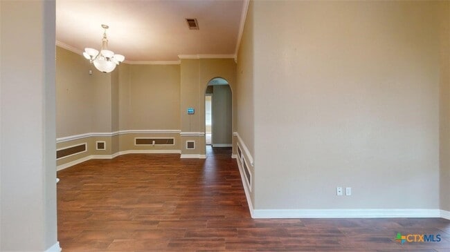 Building Photo - 142 Jesse James Dr
