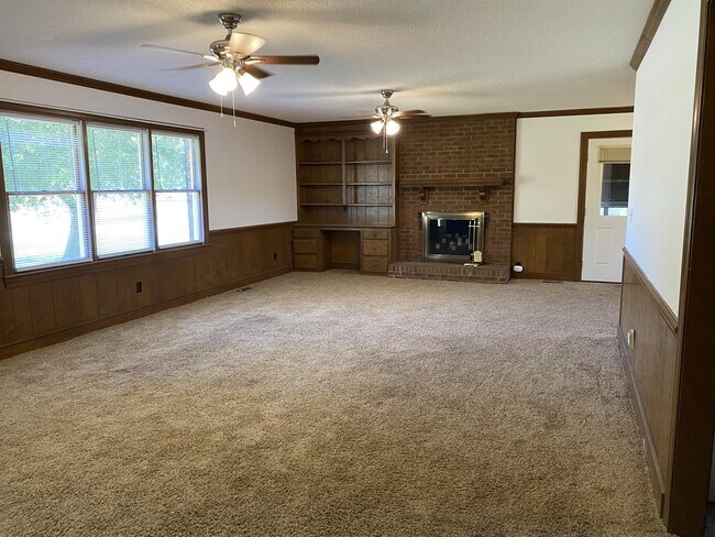 Building Photo - 3564 Mills Rd