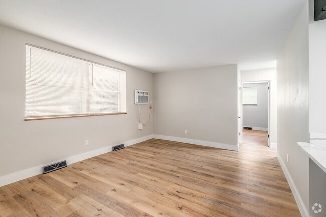 1BR, 1BA - 872SF - Living Room - State Rd Apartments