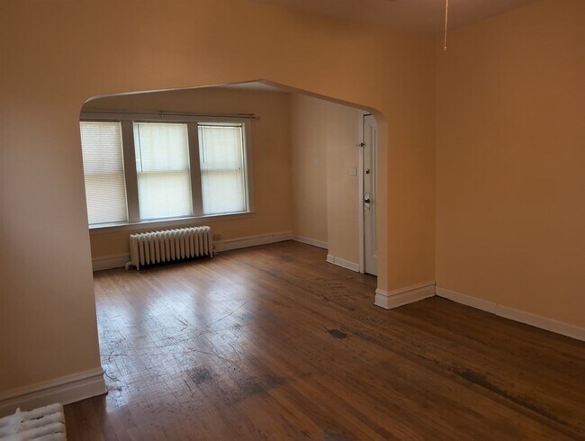 Foto del edificio - 5622 N Mango Ave