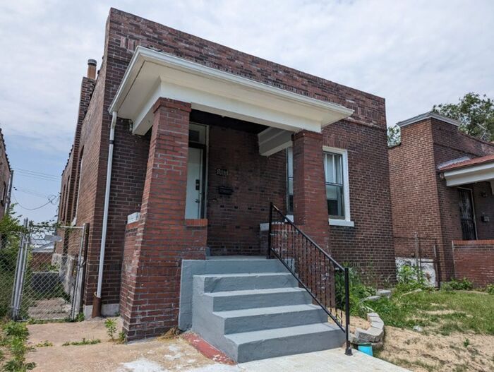 Primary Photo - Cozy Two Bedroom Ready for New School Year!