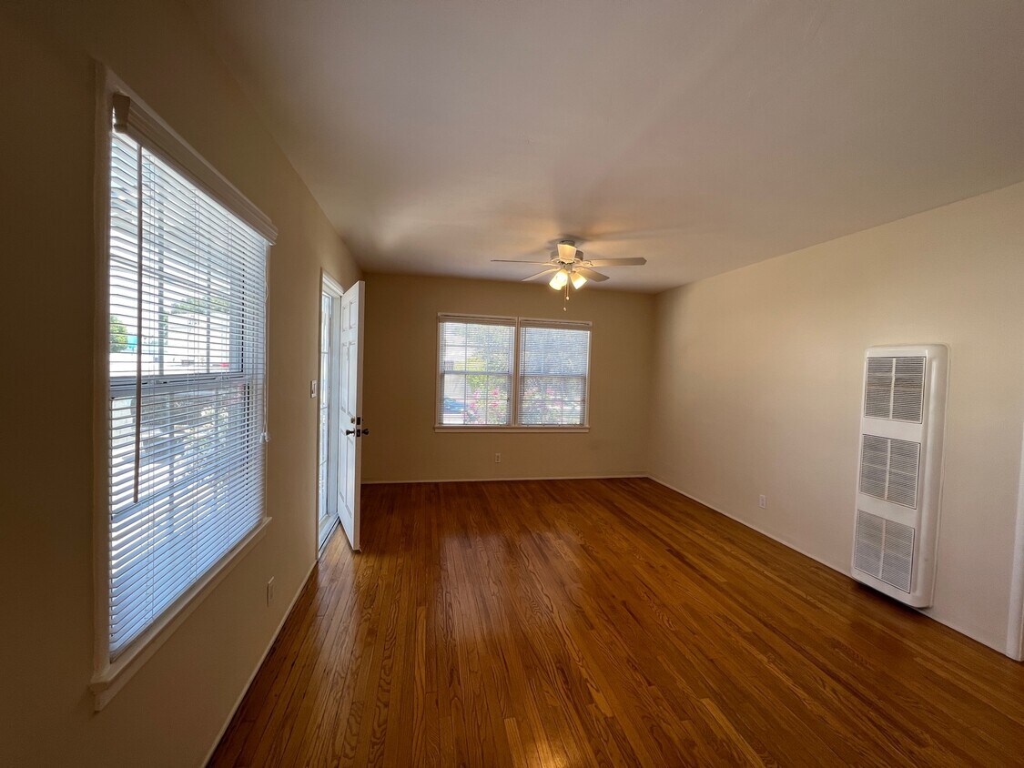 Foto principal - 2619 Alvira St