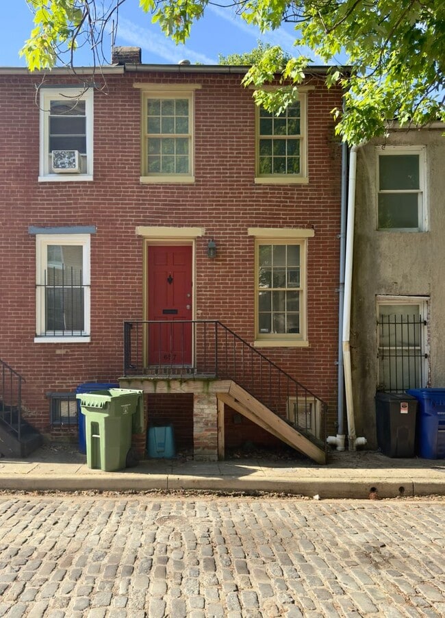 Building Photo - Charming 1 Bedroom Townhome ~ Ridgely's Delight