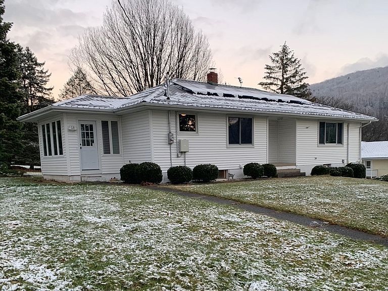 Primary Photo - 11 Meadow Dr