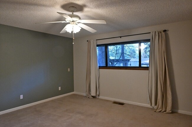 Foto del edificio - 2742 Romer Blvd