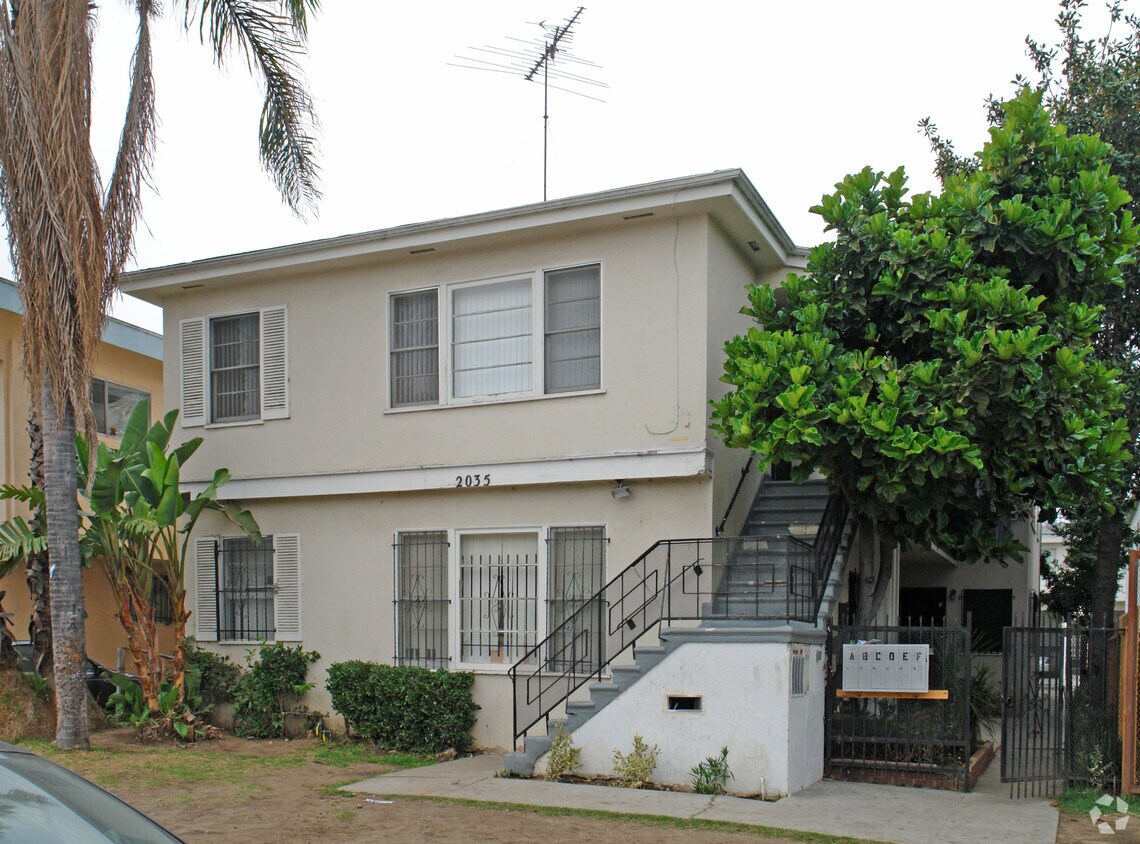 Building Photo - 2035 Holt Ave