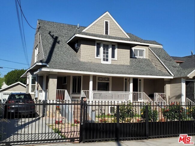 Building Photo - 2121 Portland St