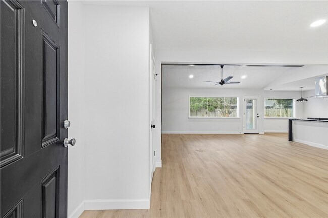 Building Photo - 9607 Kemp Forest Dr