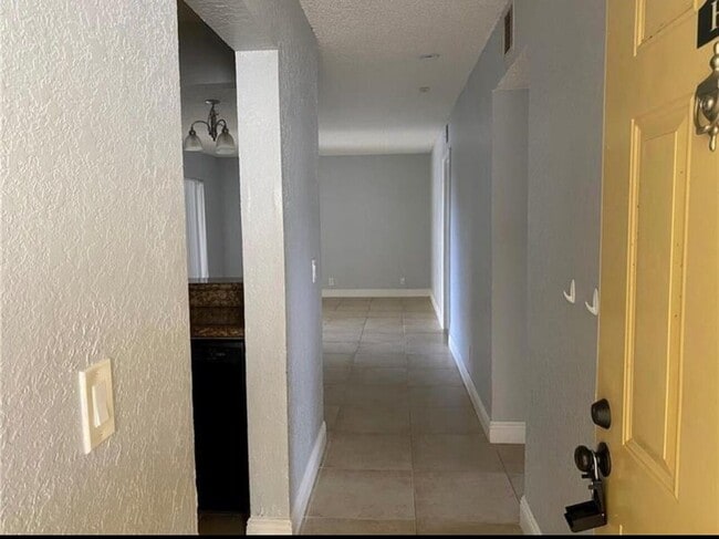 Building Photo - 1455 Lake Crystal Dr