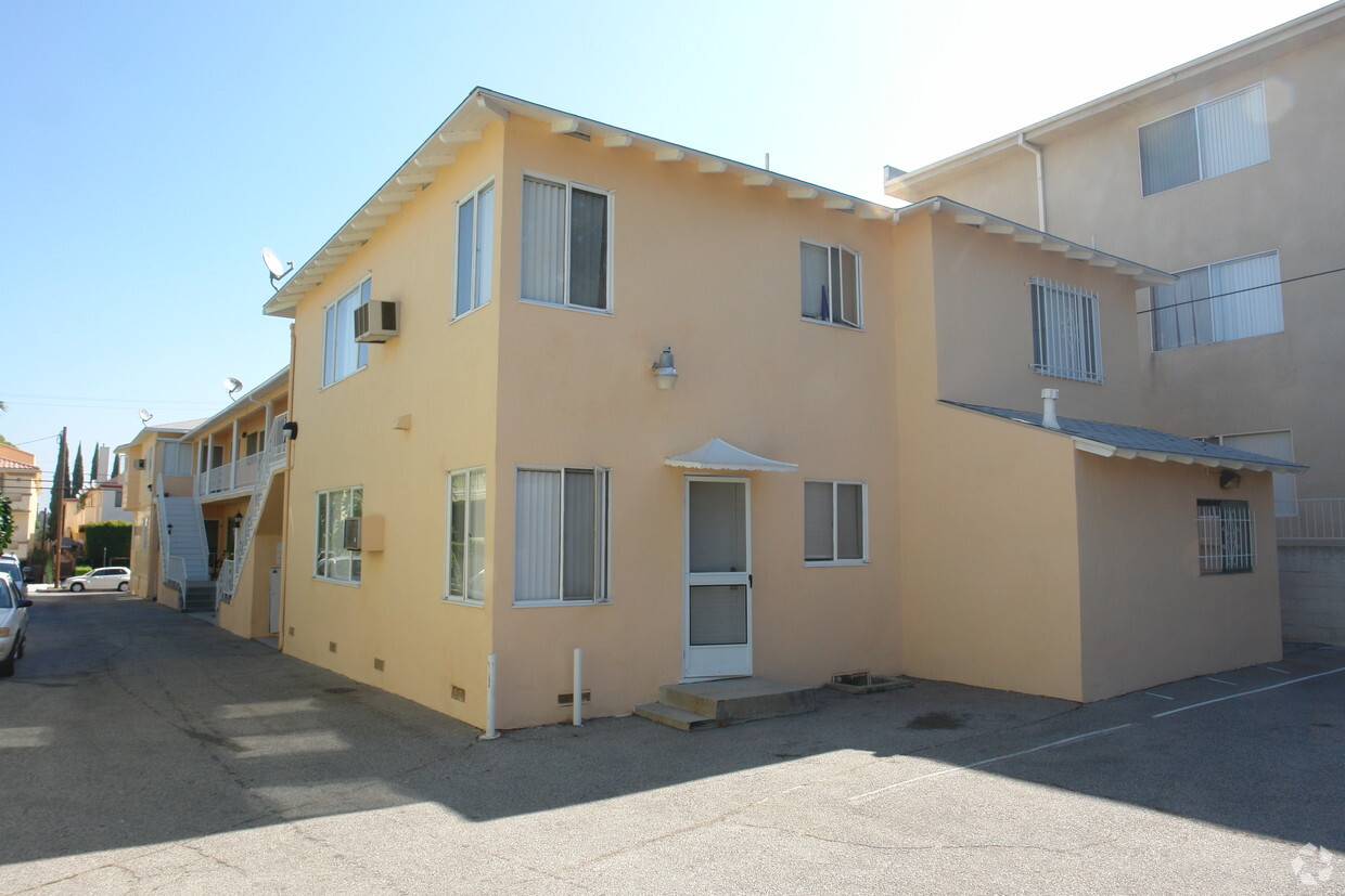 Building Photo - 15022 Dickens St