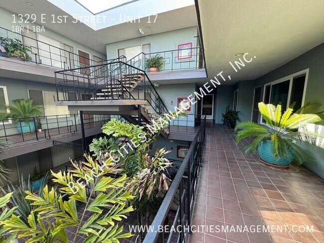 Foto del edificio - 1329 E 1st St