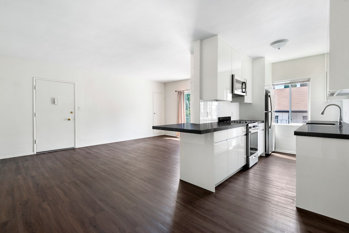 550 N Croft Ave Unit 8, West Hollywood, CA 90048 Condo for Rent in