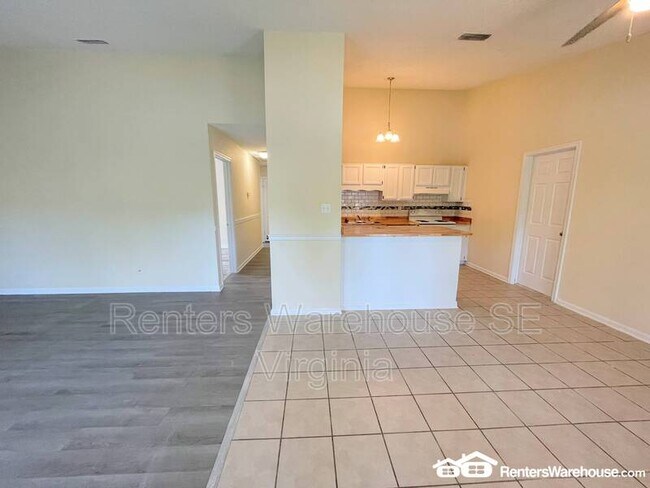 Building Photo - 965 Daniel Maloney Dr