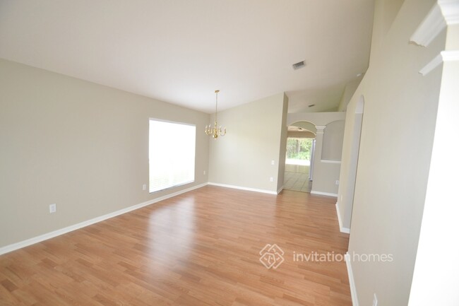 Building Photo - 25422 Lexington Oaks Blvd