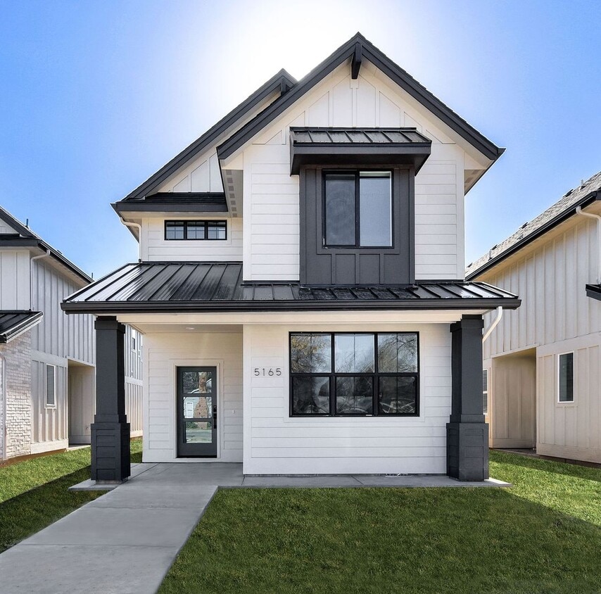 Foto principal - Modern Comfort & Rustic Charm in Prime Boi...