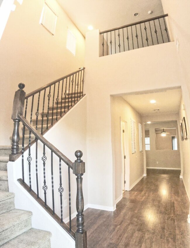 Building Photo - Rare Two Primary Home in Centennial Hills Community in Northwest