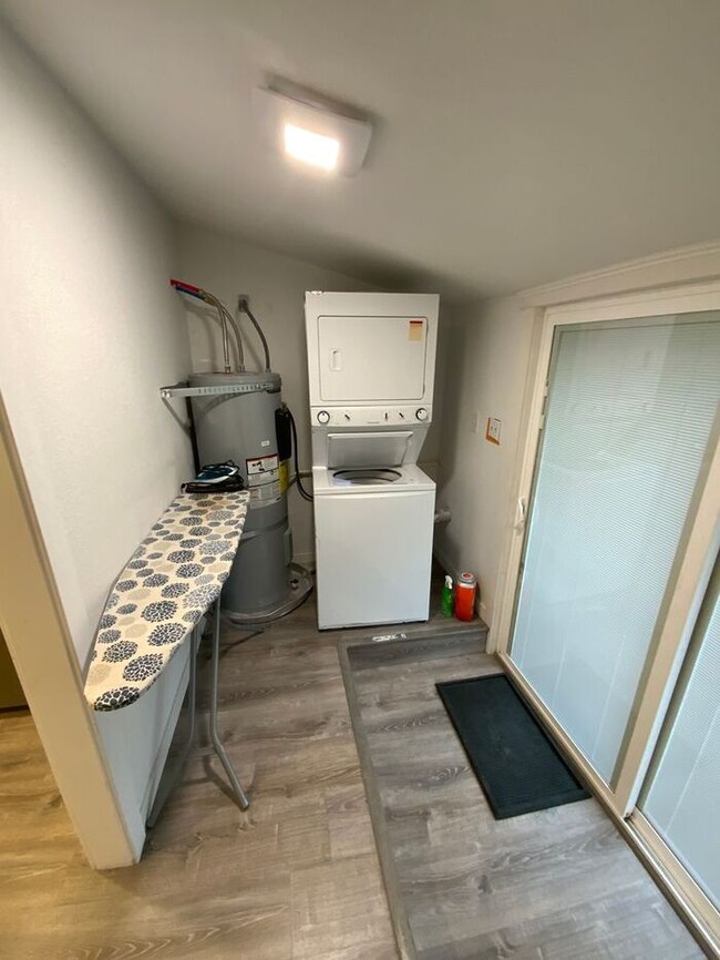 Building Photo - Puyallup Valley 2bdr 2 bath