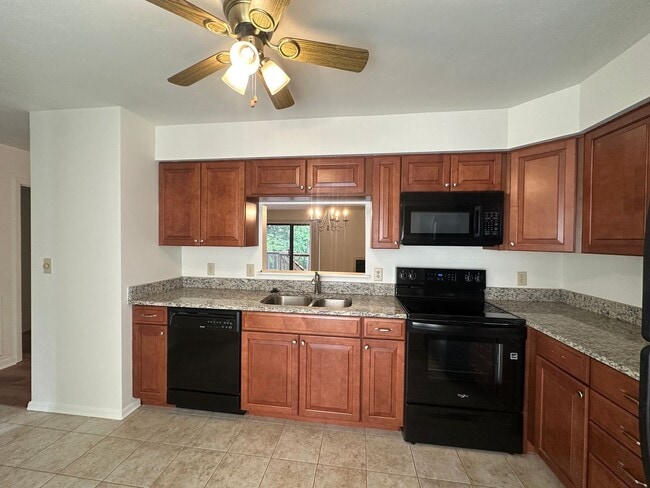 Building Photo - SW County Townhome