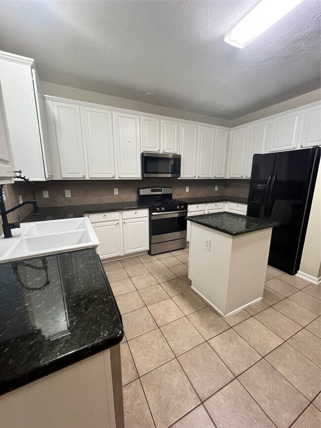 Foto del edificio - 15 Jewelsford Ct