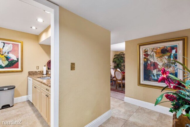 Foto del edificio - 2 br, 2 bath Condo - 5063 Sherwood Ln
